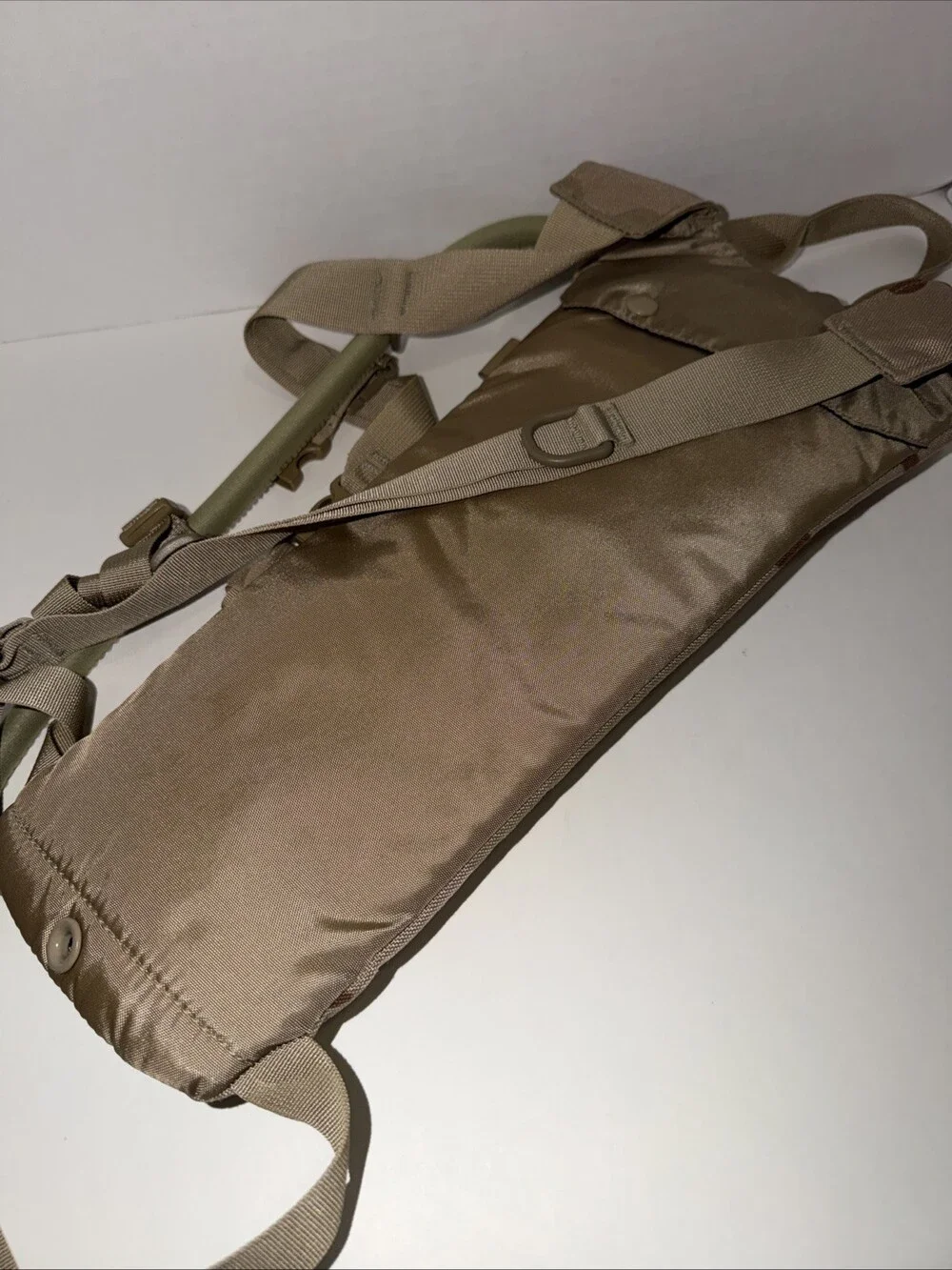 CamelBak Maximum Gear 2L 70oz Desert Camo Water Hydration Pack W/ Bladder
